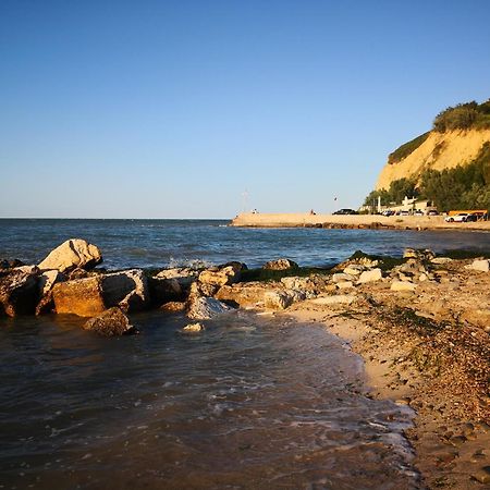 Residence Baia Vallugola Castel di Mezzo 外观 照片